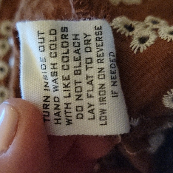 E & M large brown & white cotton eyelet peplum top - Picture 5 of 5